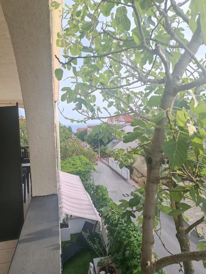 Apartments Branka- 4 Apartments In House- 1 Apartment Has Jacuzzi Vir Exterior foto