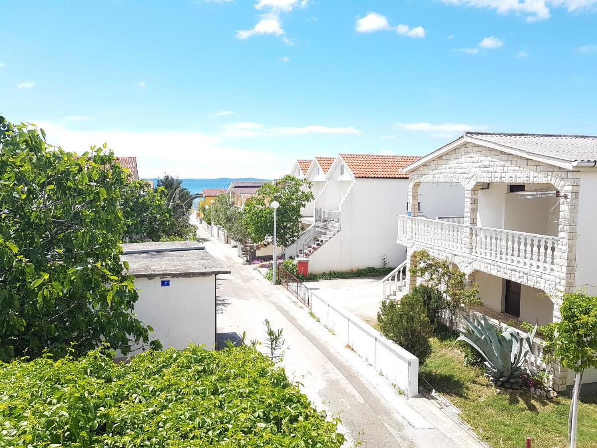 Apartments Branka- 4 Apartments In House- 1 Apartment Has Jacuzzi Vir Exterior foto