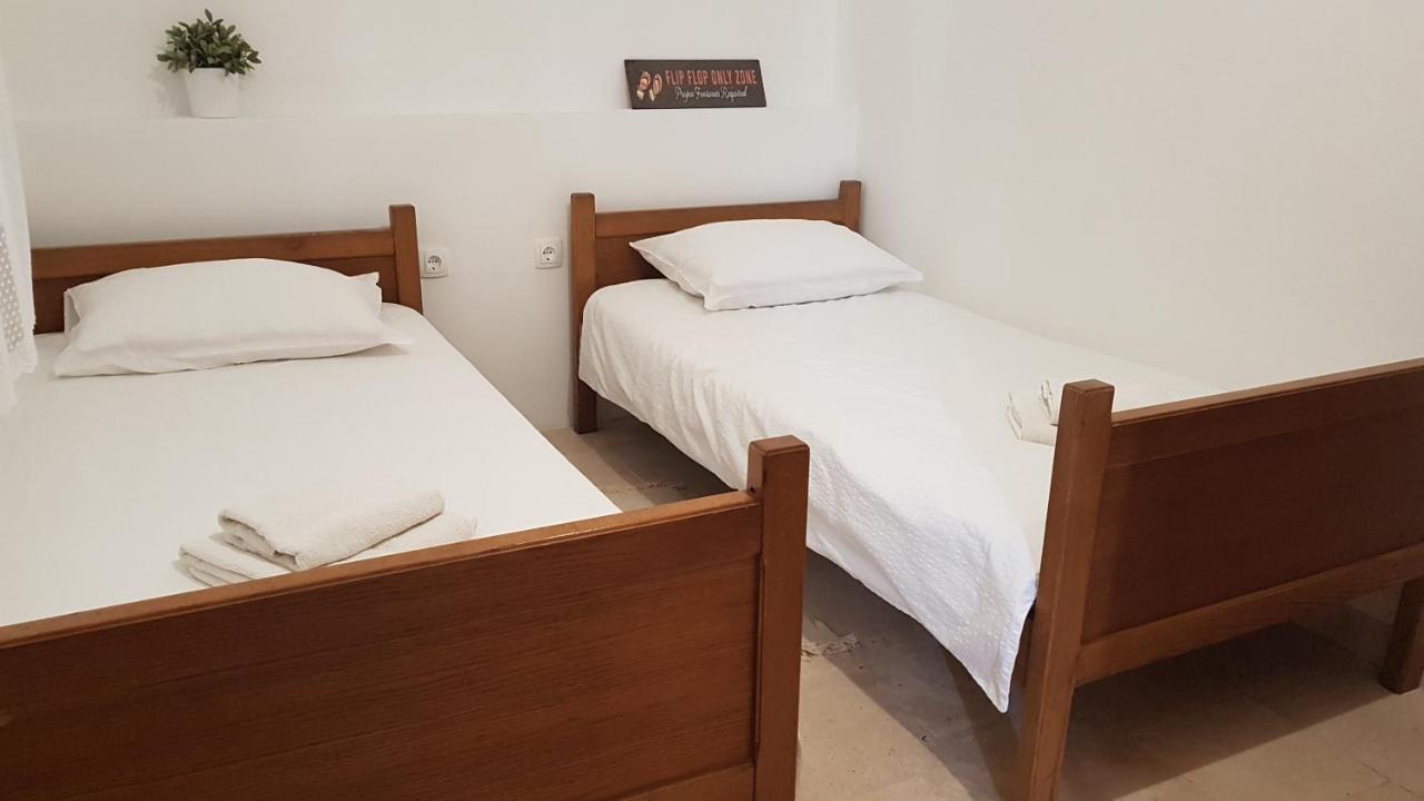 Apartments Branka- 4 Apartments In House- 1 Apartment Has Jacuzzi Vir Exterior foto
